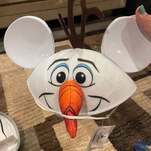 Olaf ears hat new